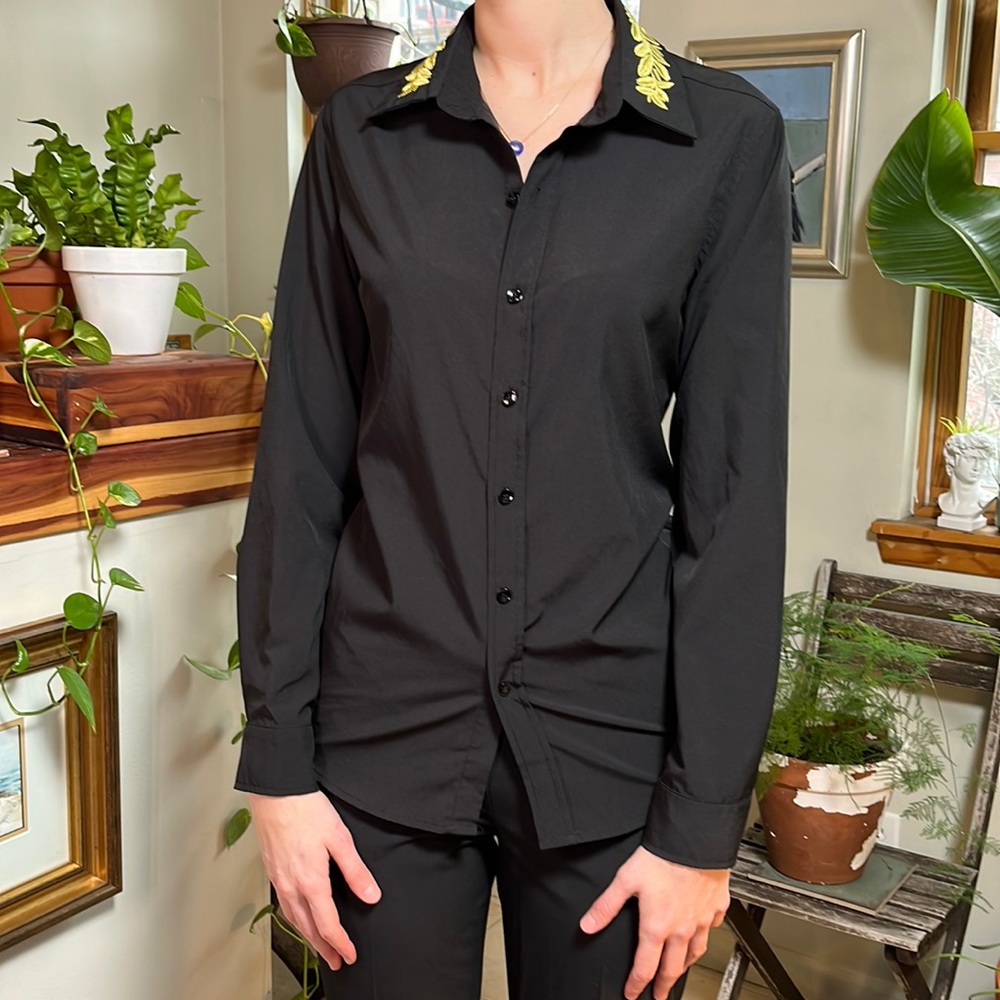 Guilded collar Black Button Up shirt - Shyland - size M